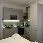 Regina24 Luxury - Elegante A Porta Venezia, 5 Min Dalla Metro Апартаменты