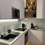 Regina24 Luxury - Elegante A Porta Venezia, 5 Min Dalla Metro Апартаменты *