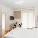 Апартаменты Regina24 Luxury - Elegante A Porta Venezia, 5 Min Dalla Metro