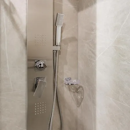 Apartamento Regina24 Luxury - Elegante A Porta Venezia, 5 Min Dalla Metro *