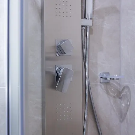 Regina24 Luxury - Elegante A Porta Venezia, 5 Min Dalla Metro Apartamento