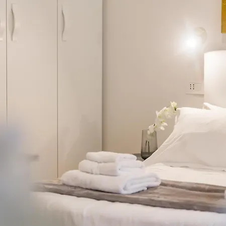 Regina24 Luxury - Elegante A Porta Venezia, 5 Min Dalla Metro Apartamento