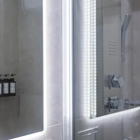 Regina24 Luxury - Elegante A Porta Venezia, 5 Min Dalla Metro Apartamento