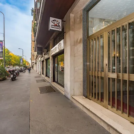 Regina24 Luxury - Elegante A Porta Venezia, 5 Min Dalla Metro شقة *