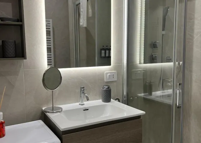 Regina24 Luxury - Elegante A Porta Venezia, 5 Min Dalla Metro شقة *