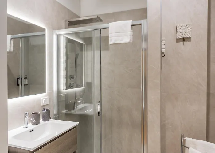Regina24 Luxury - Elegante A Porta Venezia, 5 Min Dalla Metro * ميلان