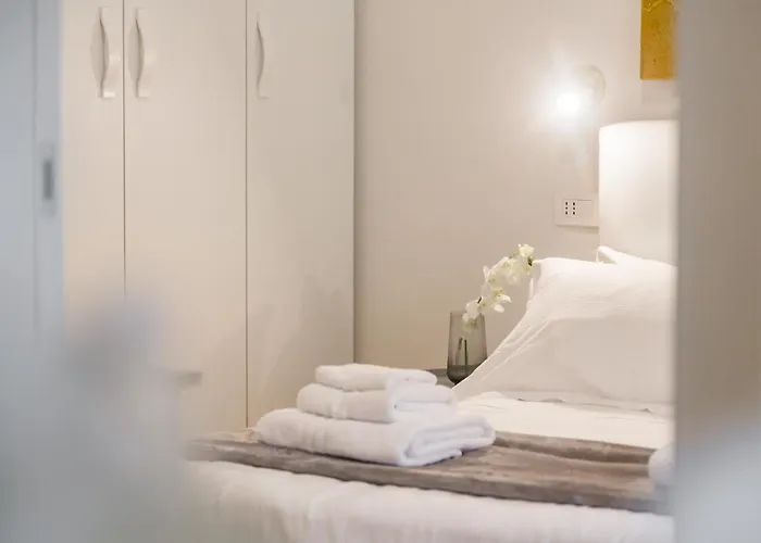 Regina24 Luxury - Elegante A Porta Venezia, 5 Min Dalla Metro شقة